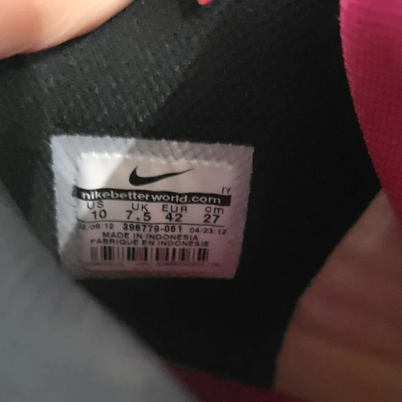 Nike Black and Pink Sneakers with Sporty Design - Picture 4 of 5